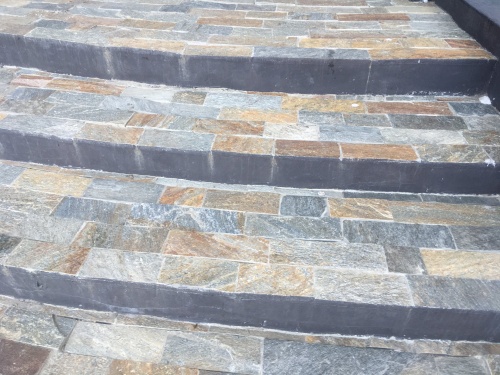 Плитка из Златолита Уральского для лестницы купить в Республике Башкортостан