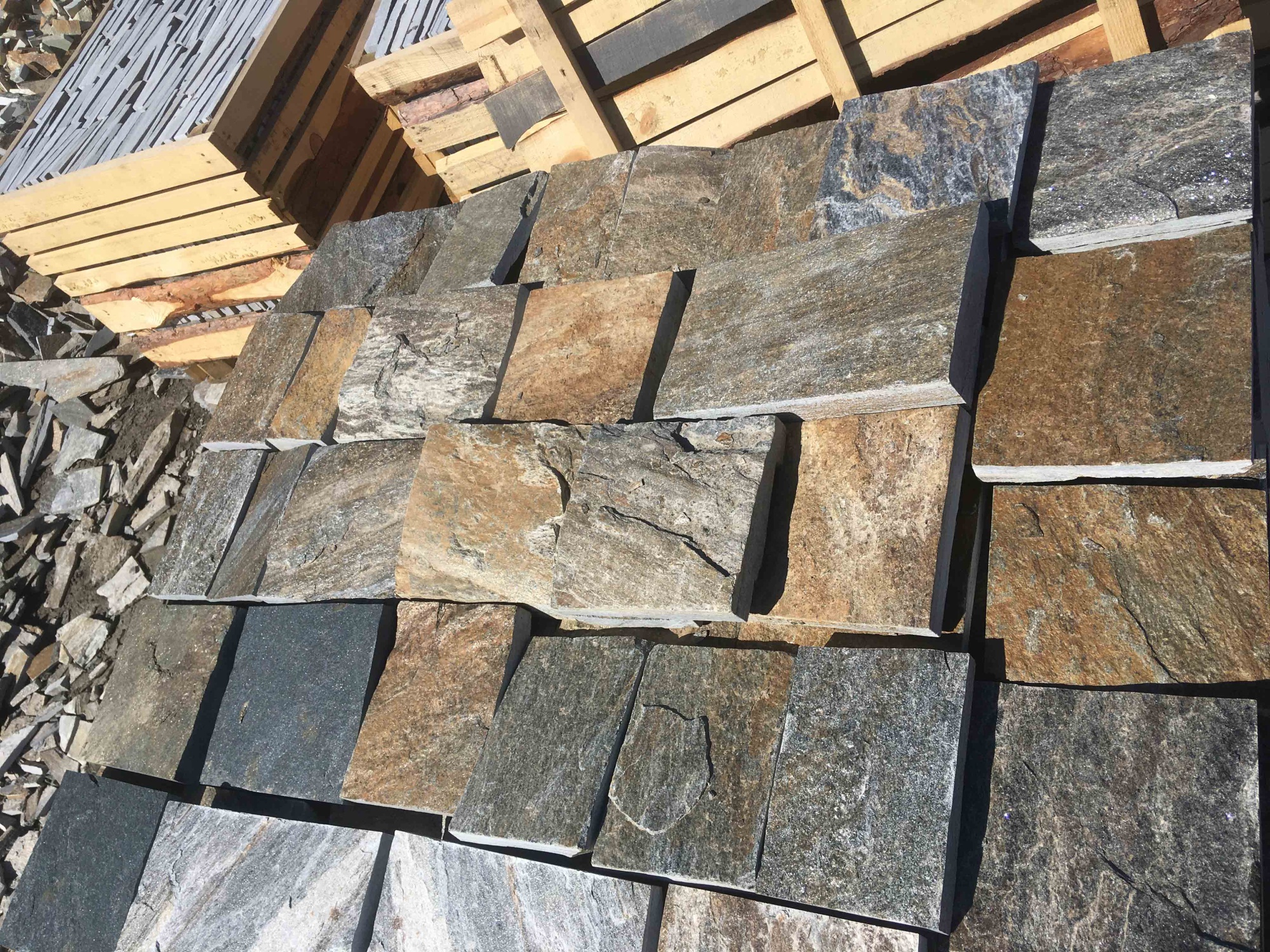 Плитка пилёная златолит Уральский для цоколя, отмостки купить в Республике Башкортостан